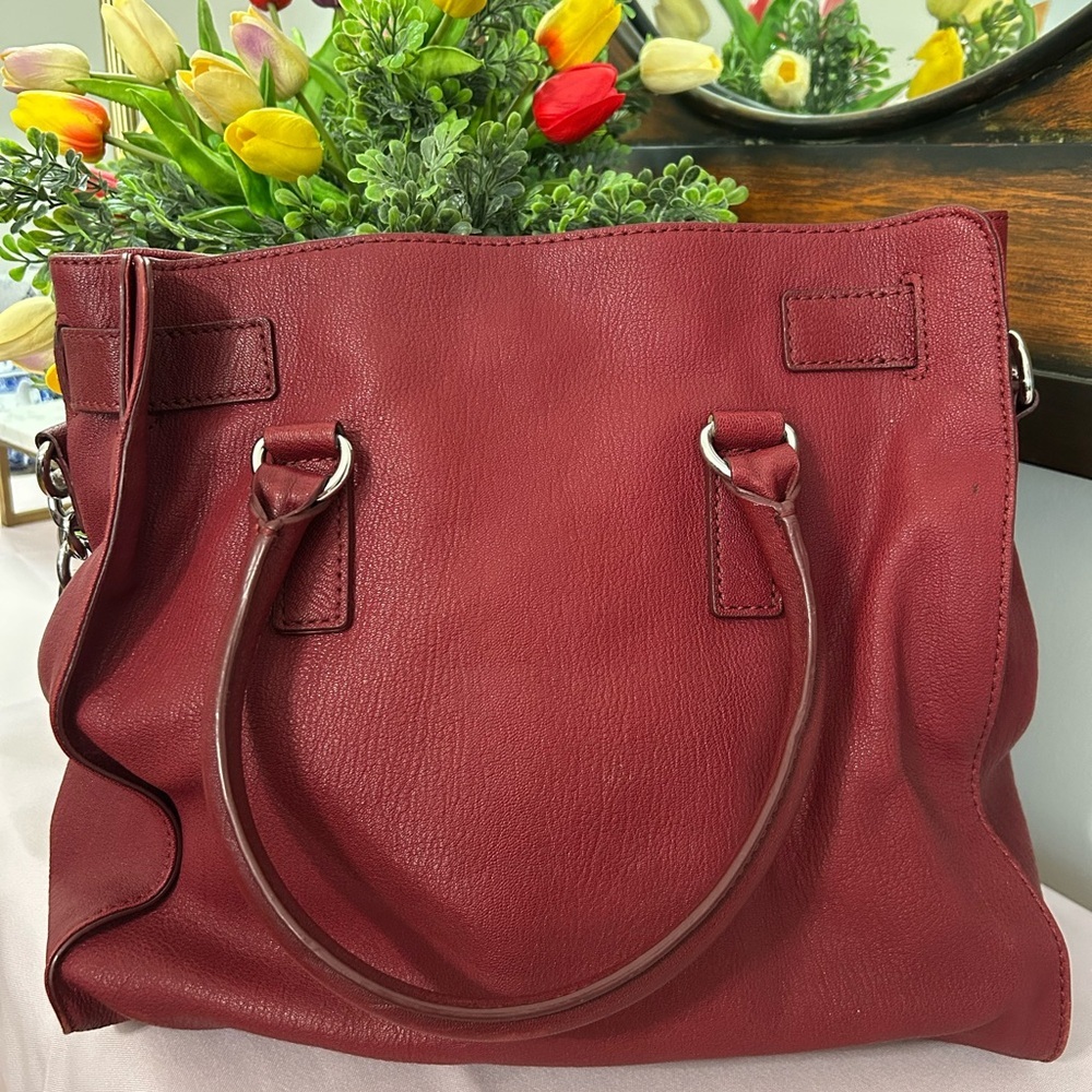 Michael Kors Burgundy Shoulder Bag With Silver Hardware and Lock And Key - Picture 3 of 10